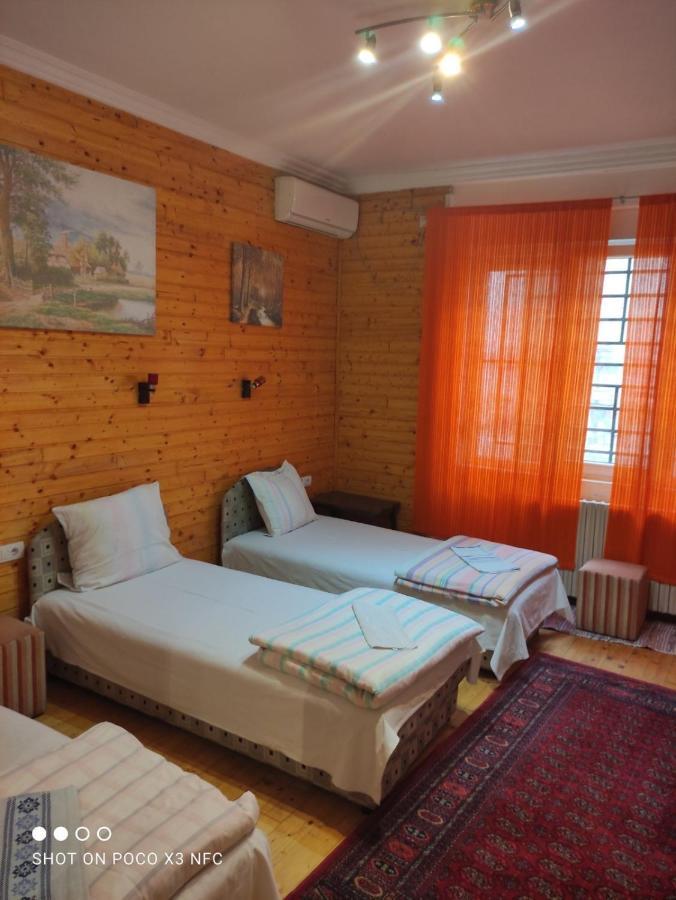 נובי סאד Sobe Sa Sopstvenim Kupatilom Private Rooms Bathroom In Center מראה חיצוני תמונה