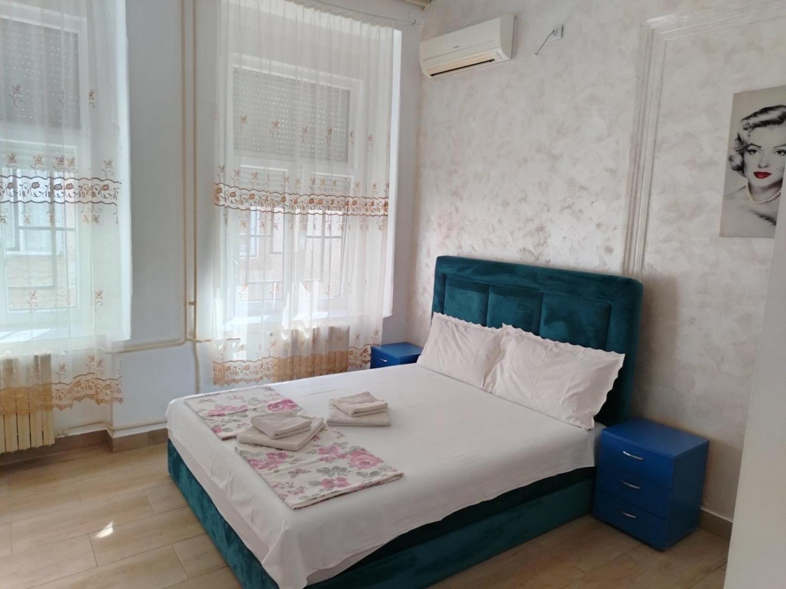 נובי סאד Sobe Sa Sopstvenim Kupatilom Private Rooms Bathroom In Center מראה חיצוני תמונה