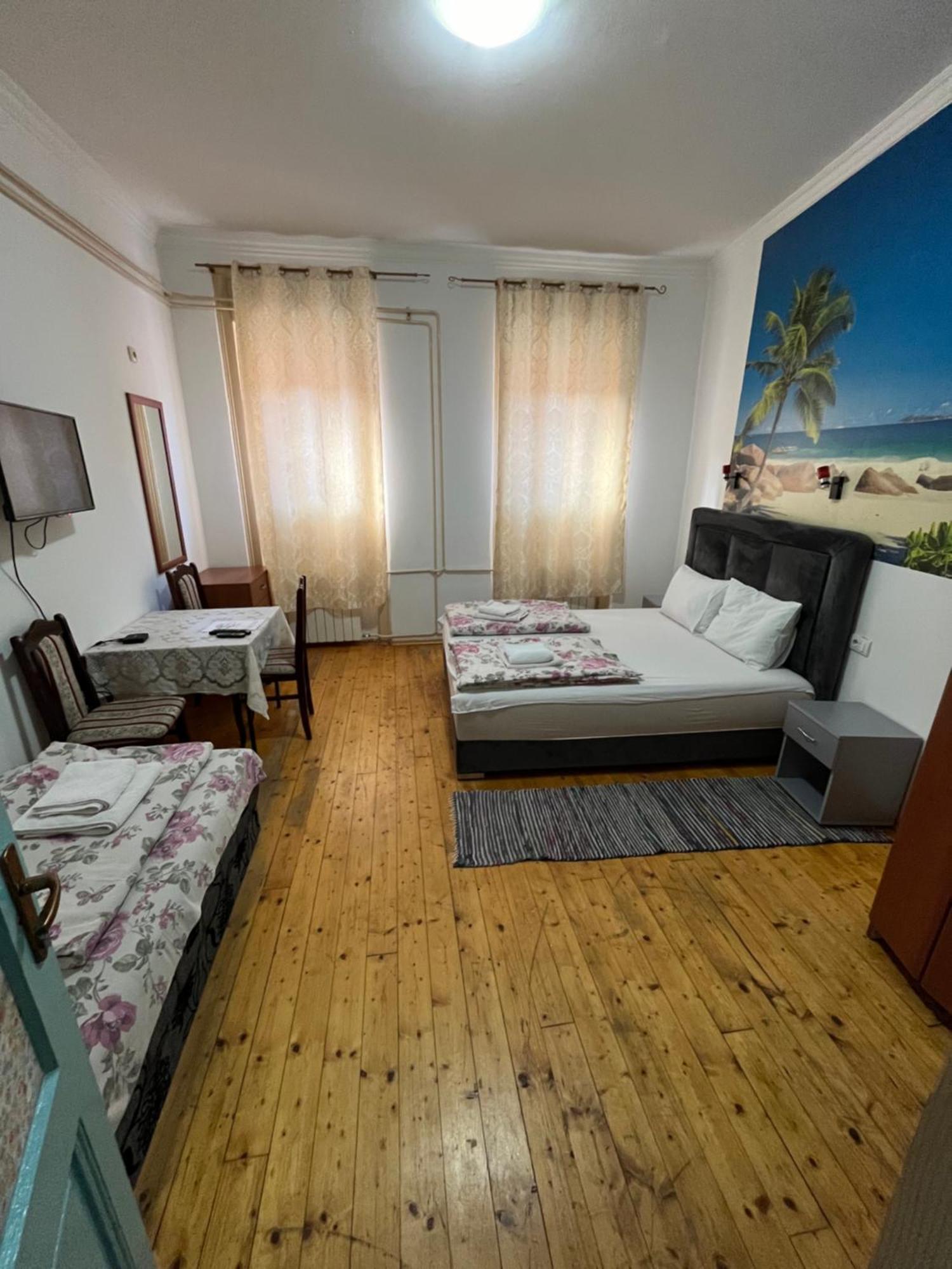 נובי סאד Sobe Sa Sopstvenim Kupatilom Private Rooms Bathroom In Center מראה חיצוני תמונה