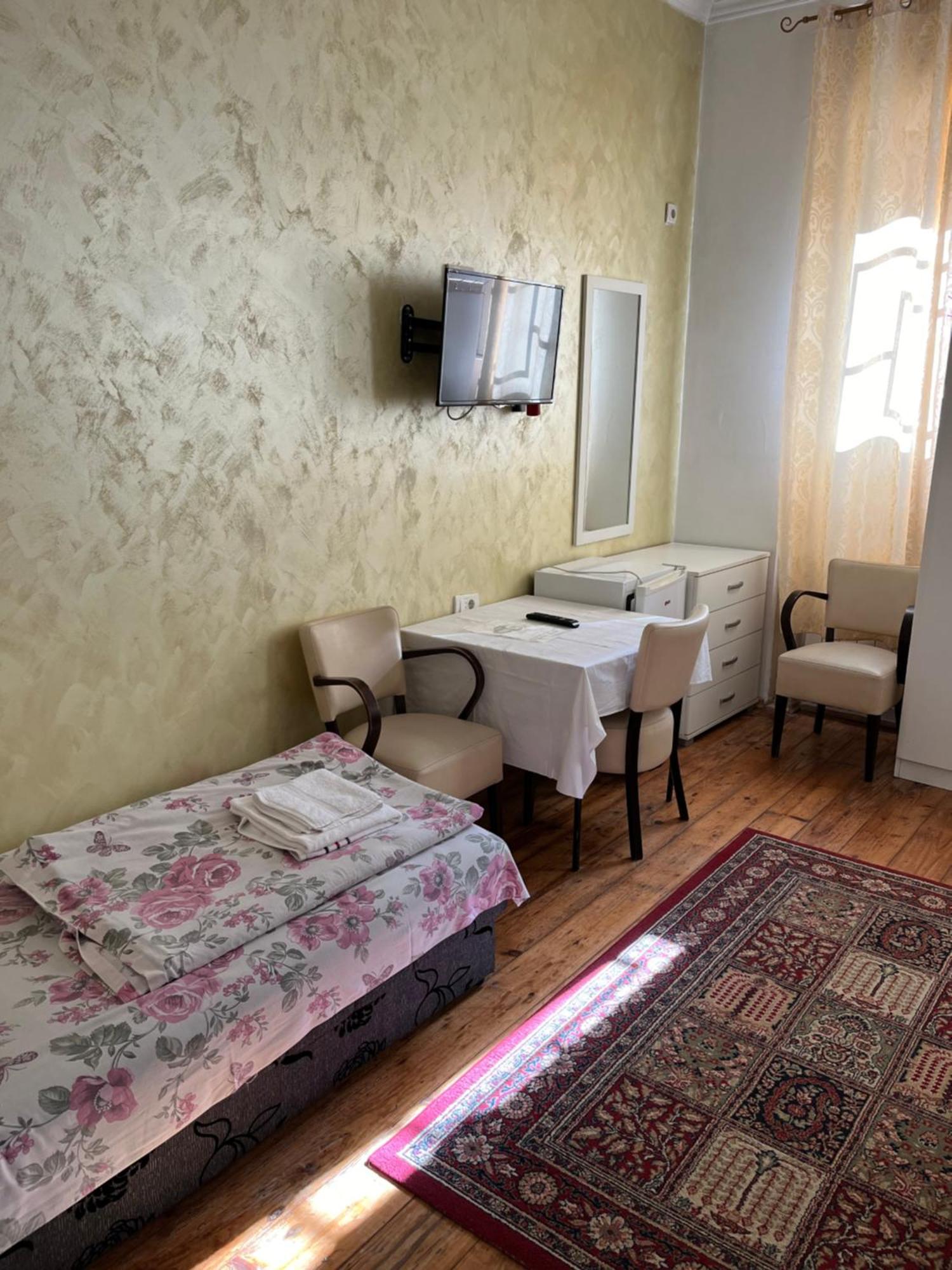 נובי סאד Sobe Sa Sopstvenim Kupatilom Private Rooms Bathroom In Center מראה חיצוני תמונה
