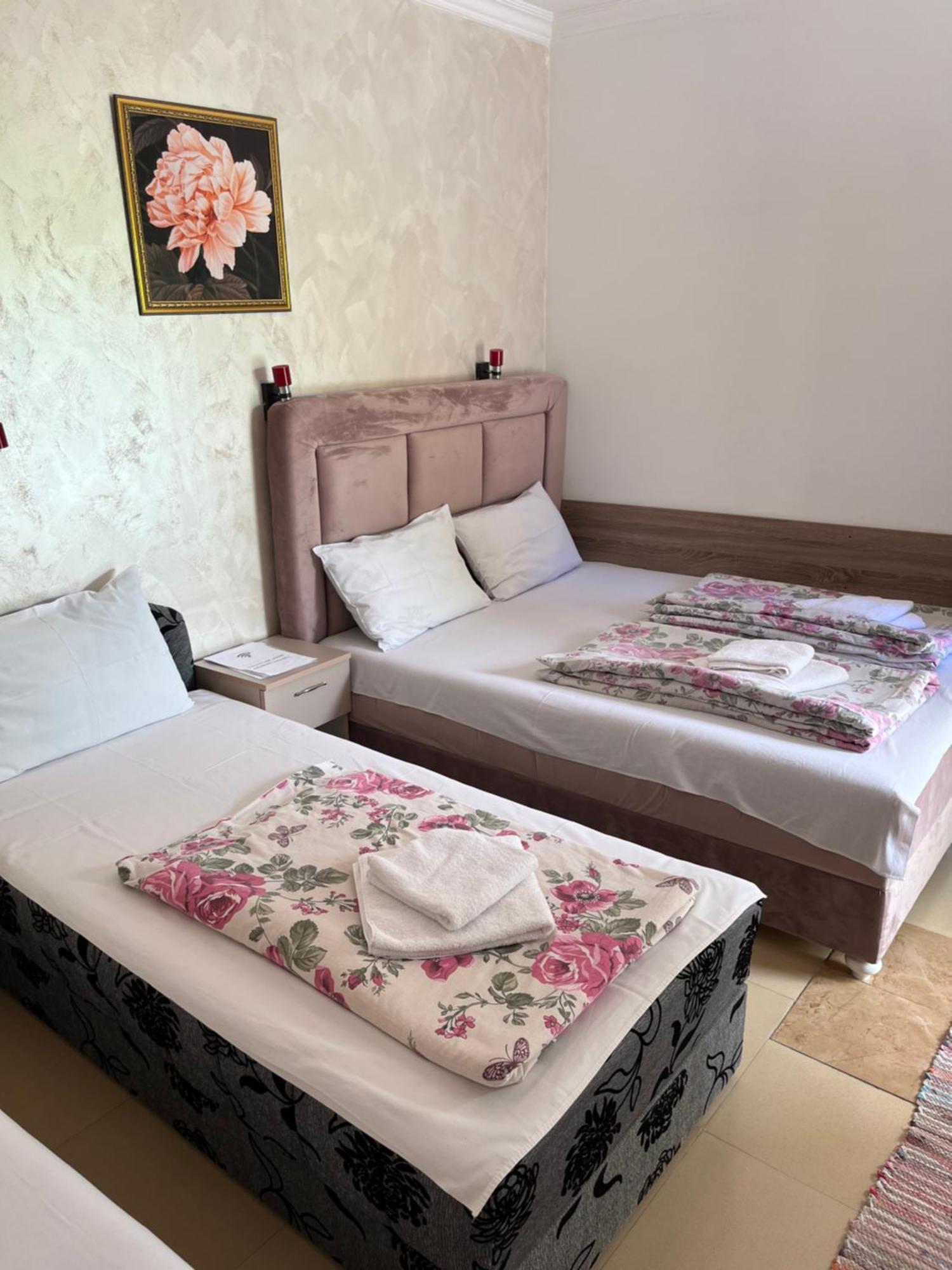 נובי סאד Sobe Sa Sopstvenim Kupatilom Private Rooms Bathroom In Center מראה חיצוני תמונה