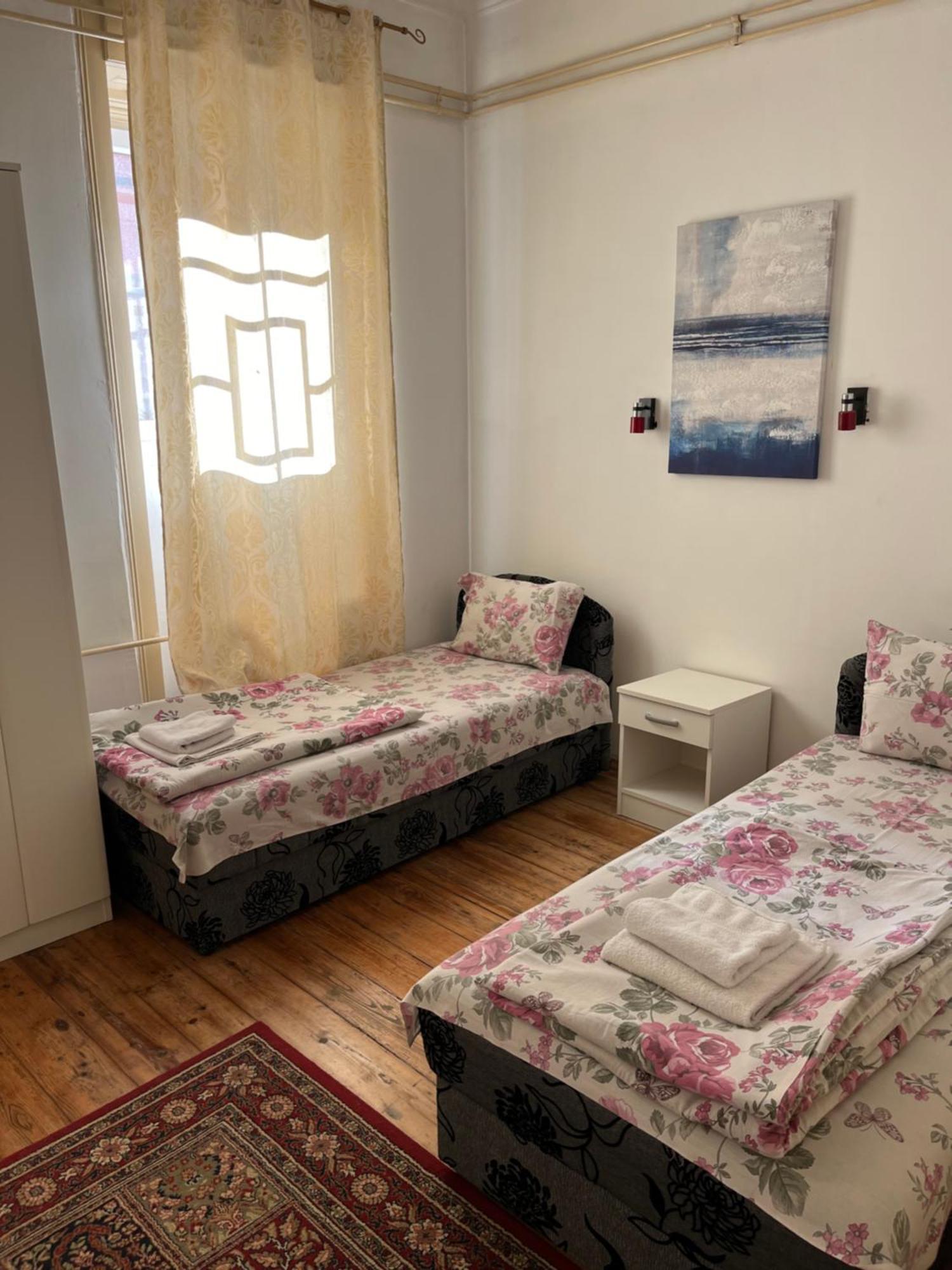 נובי סאד Sobe Sa Sopstvenim Kupatilom Private Rooms Bathroom In Center מראה חיצוני תמונה