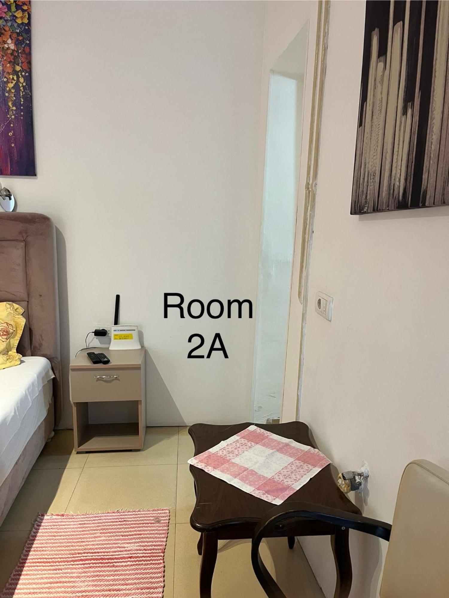 נובי סאד Sobe Sa Sopstvenim Kupatilom Private Rooms Bathroom In Center מראה חיצוני תמונה