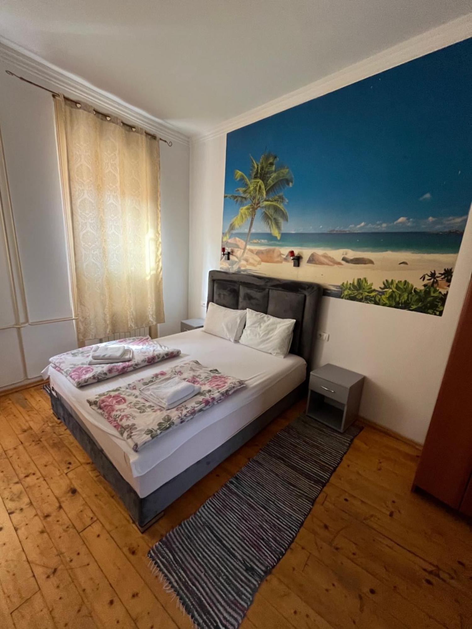 נובי סאד Sobe Sa Sopstvenim Kupatilom Private Rooms Bathroom In Center מראה חיצוני תמונה