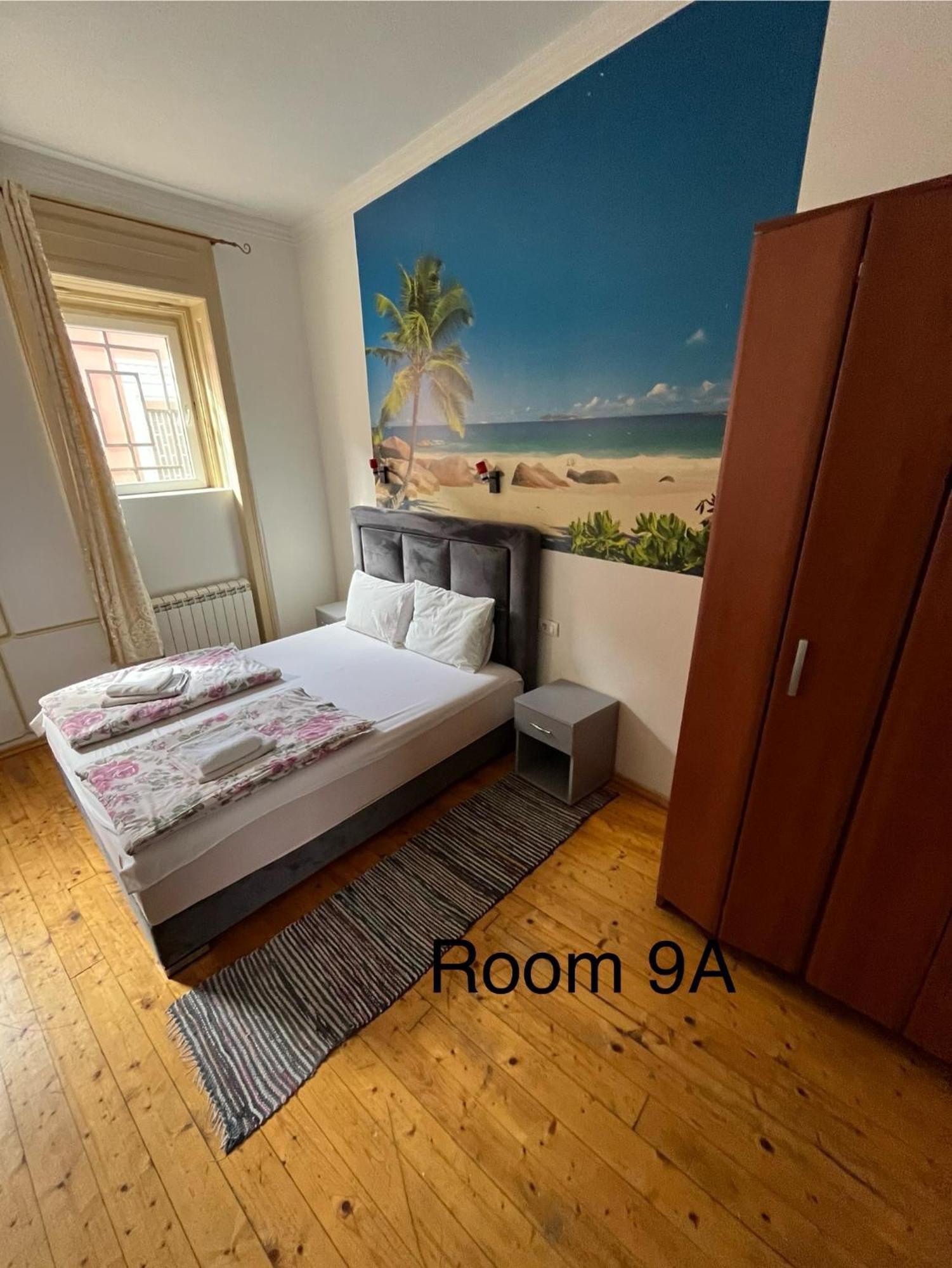 נובי סאד Sobe Sa Sopstvenim Kupatilom Private Rooms Bathroom In Center מראה חיצוני תמונה